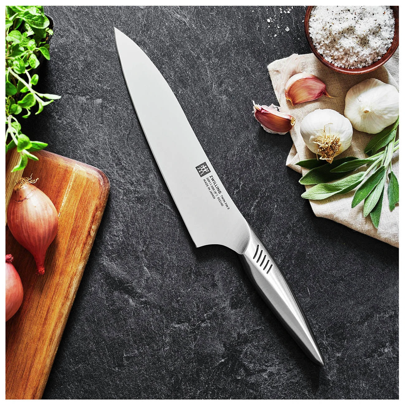Zwilling J.A. Henckels TWIN Fin II 8" Chef's Knife 2 Zwilling J.A. Henckels TWIN Fin II 8" Chef's Knife - Image 2