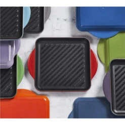 Le Creuset Enamaled Cast Iron Square Grill, 9.5", Artichaut -COOKWARE Store 2 df533f96 246b 440f a076 bf4f270370fb