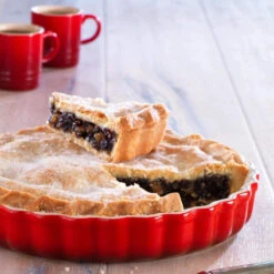 Le Creuset 1.5 Qt. Tart Dish - Cerise -COOKWARE Store 4 e0998750 e6ee 4b5b 9123 65c7f5482add