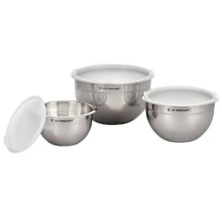 Le Creuset Set Of 3 Nested Mixing Bowls W/ Nonslip Silicone Base & Plastic Air Tight Lids