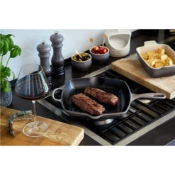 Le Creuset 10.25'' Signature Square Skillet Grill - Oyster -COOKWARE Store 6 093b6c6d 4706 486b a892 211cb751b4a7