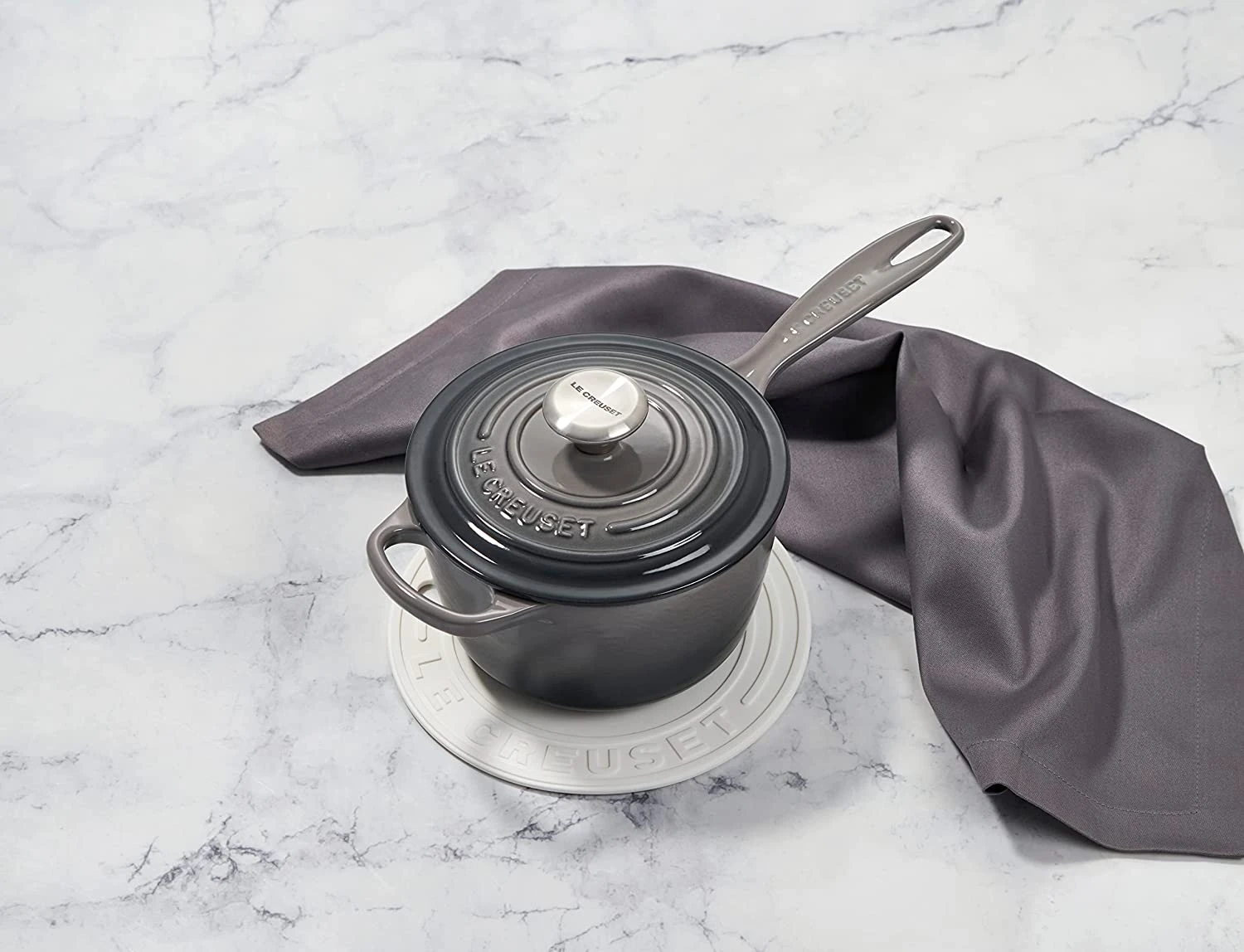 Le Creuset 8" Diameter Silicone Trivet (est. 1925) - Oyster 2 Le Creuset 8" Diameter Silicone Trivet (est. 1925) - Oyster - Image 2