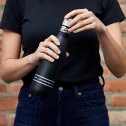 Le Creuset 17 Oz. Stainless Steel Hydration Bottle - Licorice 12 Le Creuset 17 Oz. Stainless Steel Hydration Bottle - Licorice -COOKWARE Store 81867AU6euL. AC SL1500