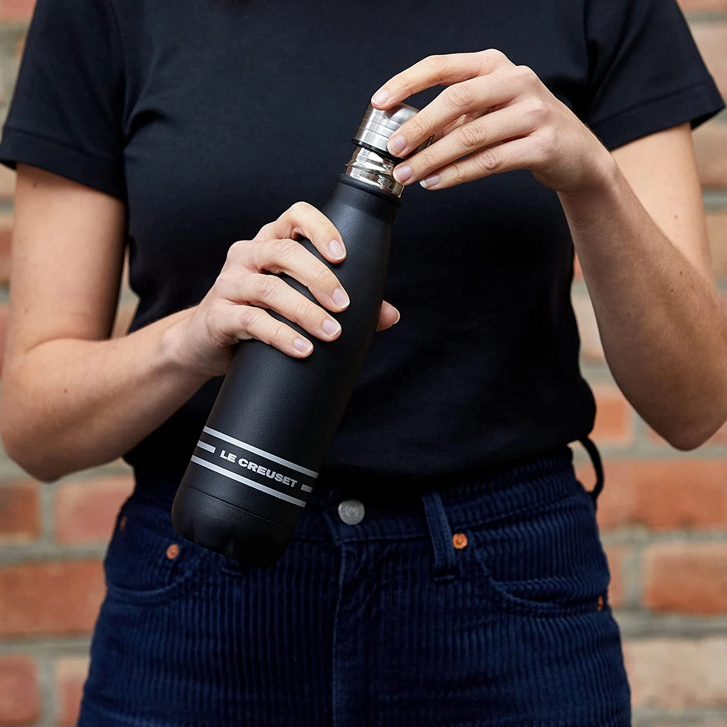 Le Creuset 17 Oz. Stainless Steel Hydration Bottle - Licorice 6 Le Creuset 17 Oz. Stainless Steel Hydration Bottle - Licorice - Image 6