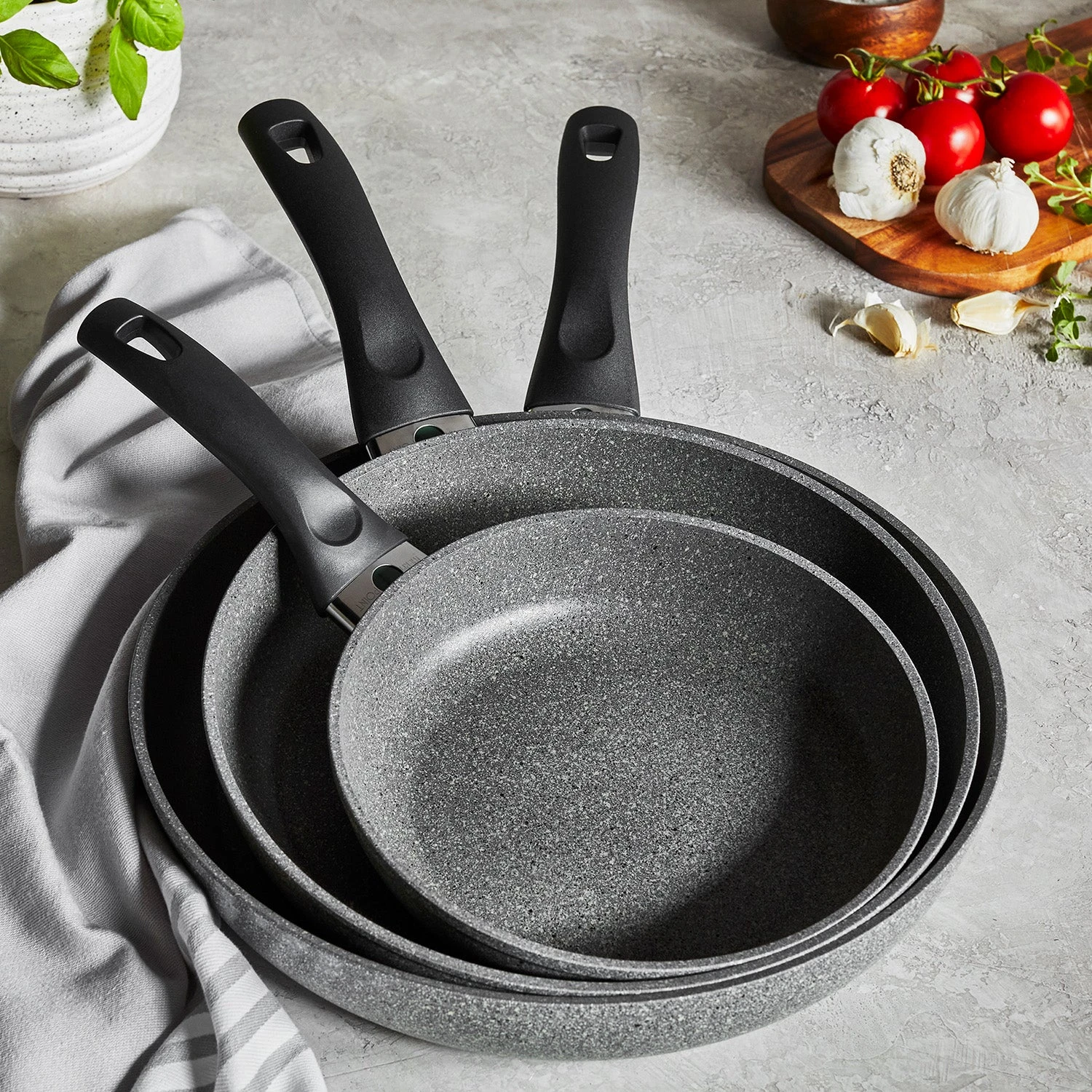 Ballarini Parma Forged Aluminum 3-Piece Nonstick Fry Pan Set 8 Ballarini Parma Forged Aluminum 3-Piece Nonstick Fry Pan Set - Image 8