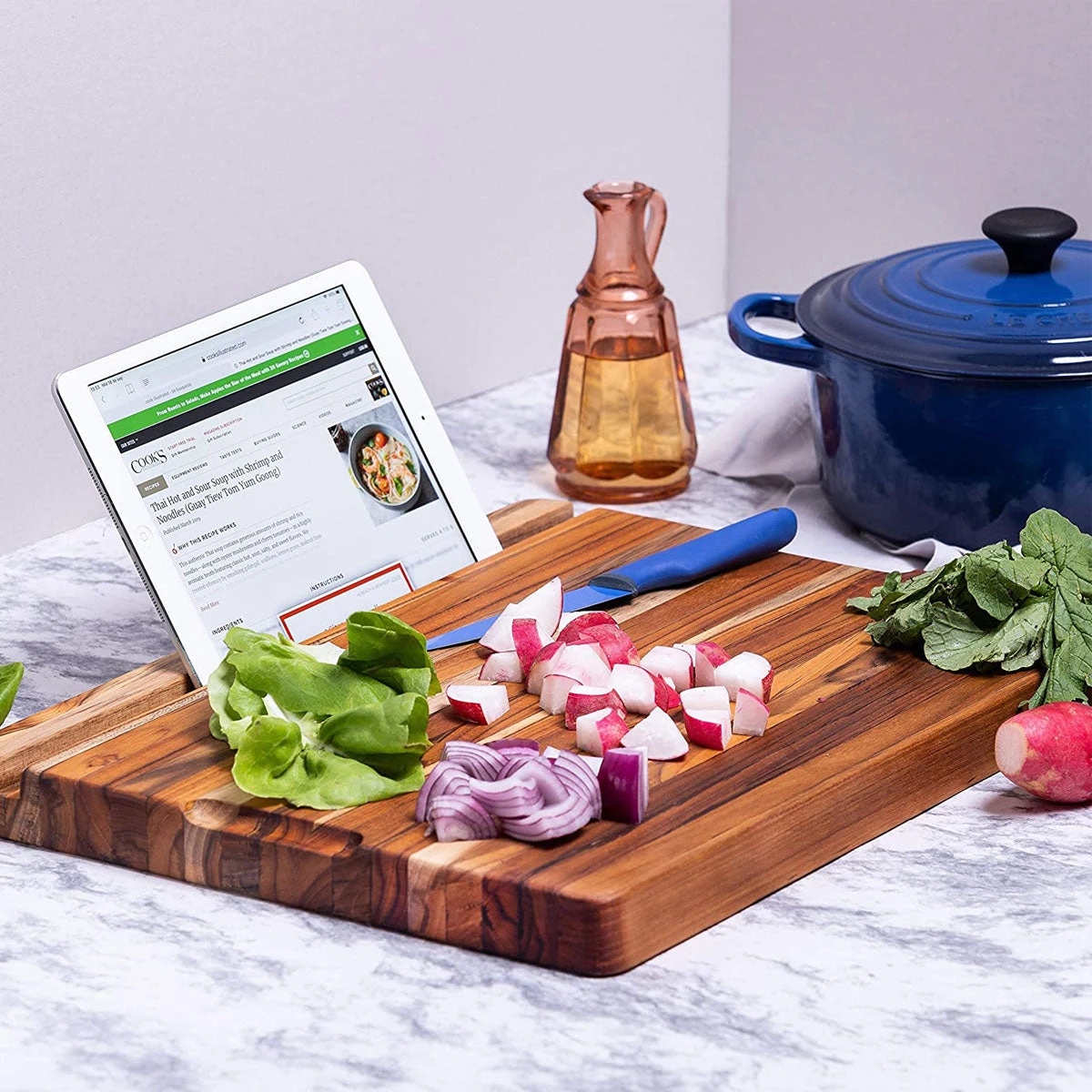 TeakHaus Edge Grain Smart Board (Large) | 20" X 15" X 1.5" 2 TeakHaus Edge Grain Smart Board (Large) | 20" X 15" X 1.5" - Image 2